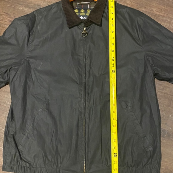 Barbour Size Large Waxed Jacket - Picture 8 of 9